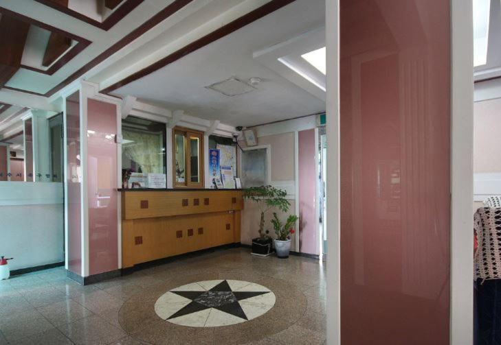 Lee Motel Йосу Экстерьер фото
